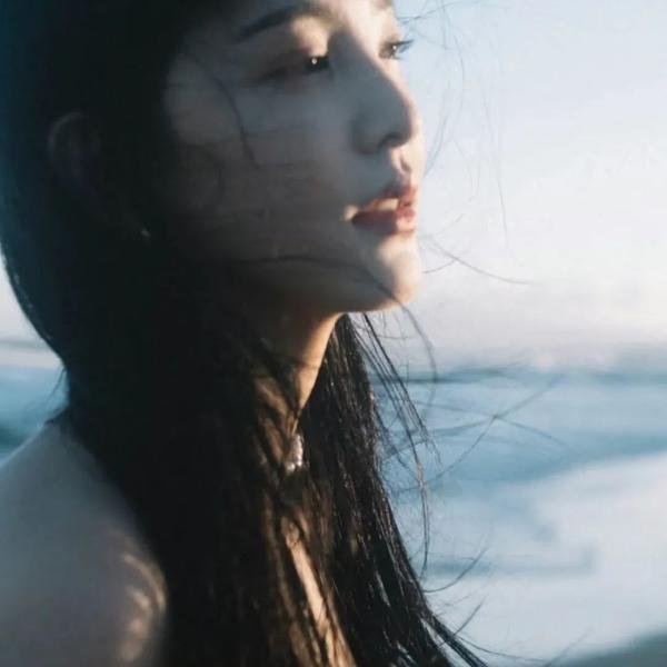 第一缕曙光 封面